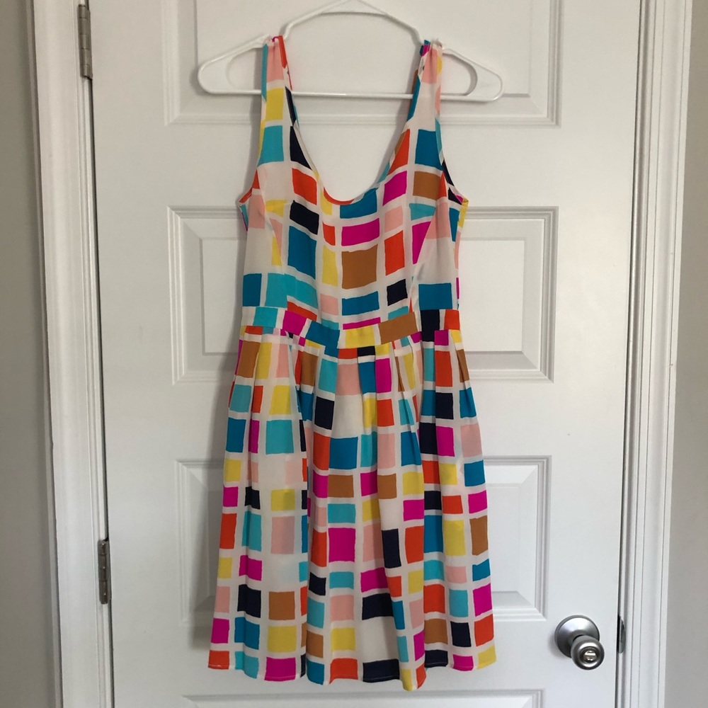 Multi-colored light-weight spring dress in size 4